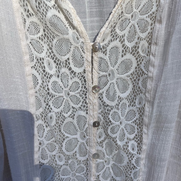 Multiples Blouse Sz L Cream Lace Up 3/4 Sleeve Elastic Cuff - Picture 3 of 4